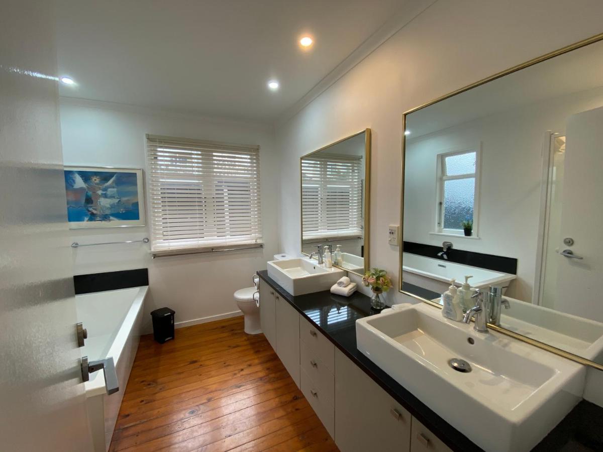 Ocean Front East End Beach House New Plymouth Exterior foto